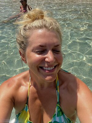 Anna Williamson leaked photo #21