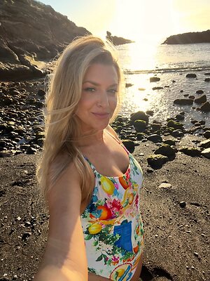Anna Williamson leaked photo #48