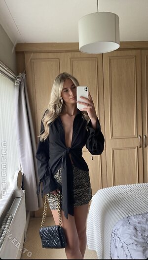 Annabelle Disley leaked photo #27