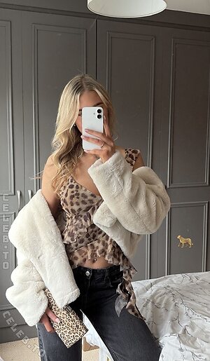 Annabelle Disley leaked photo #32