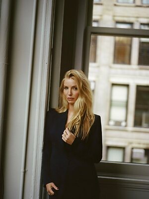 Annabelle Wallis leaked photo #2