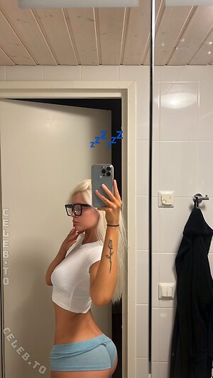annagretaaaa leaked photo #46