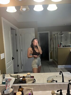 Annah Bechtel leaked photo #10