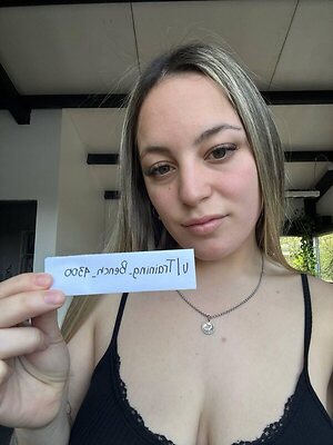 annamillerxo leaked photo #2
