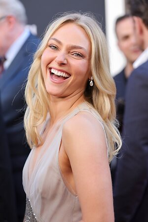 AnnaSophia Robb leaked photo #22