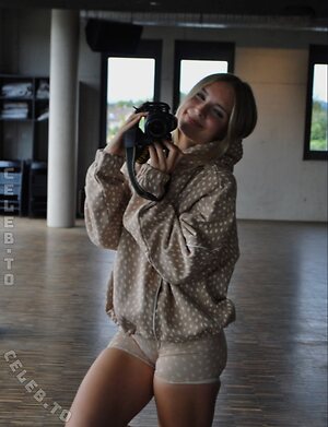 Anna.Sophiie leaked photo #2