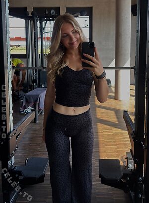 Anna.Sophiie leaked photo #17