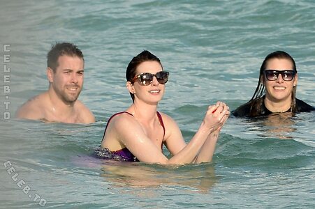 Anne Hathaway Nude Leaked Photo #16