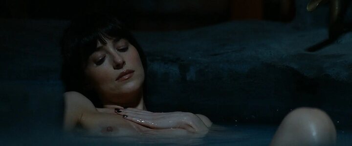 Anne Hathaway leaked photo #137