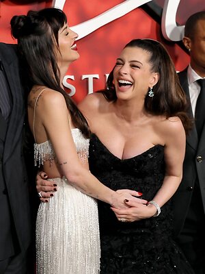 Anne Hathaway leaked photo #149