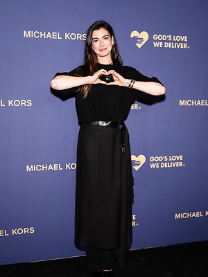 Anne Hathaway leaked photo #211