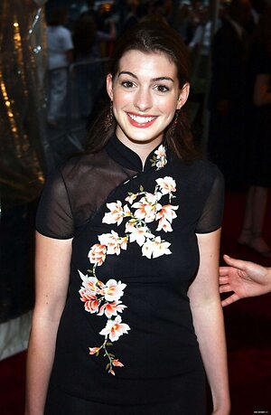 Anne Hathaway leaked photo #232