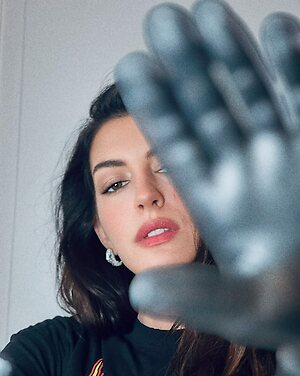 Anne Hathaway leaked photo #259