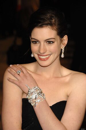 Anne Hathaway