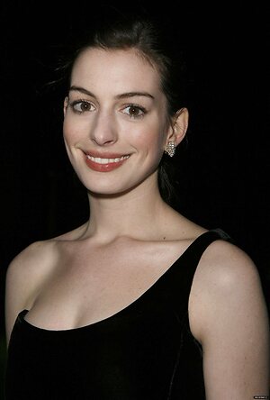 Anne Hathaway leaked photo #274