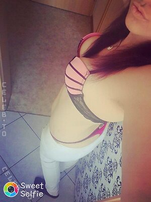 Anne Hot-Girl photo