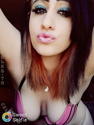 Anne Hot-Girl photo