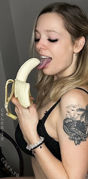 Anne Wünsche Nude Leaked Photo #4003