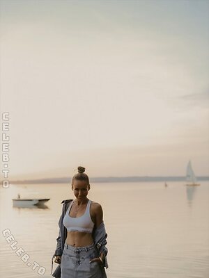 Annemarie Carpendale photo
