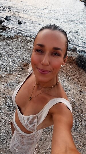Annemarie Carpendale photo