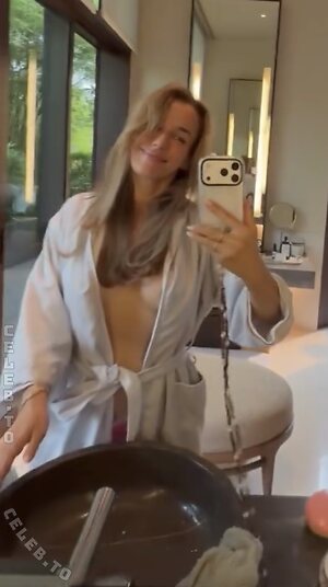 Annemarie Carpendale leaked photo #135