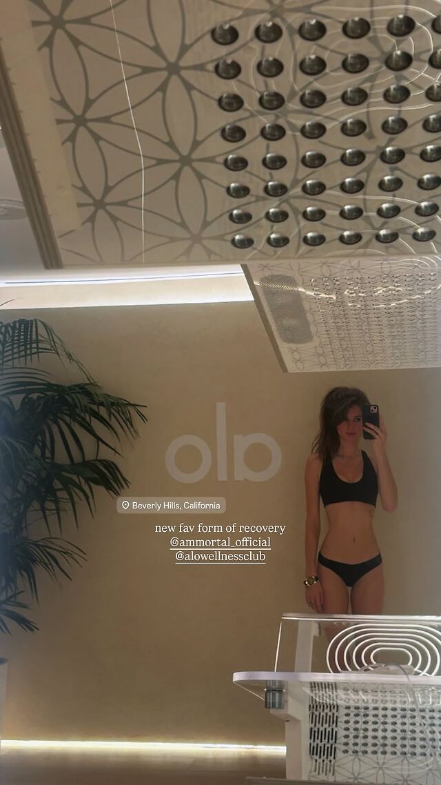 AnneMarie Morin leaked photos