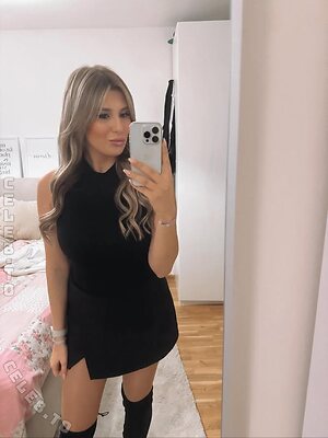 Anni Batista photo
