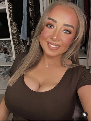 Annie S Nude Leaked Photo #42