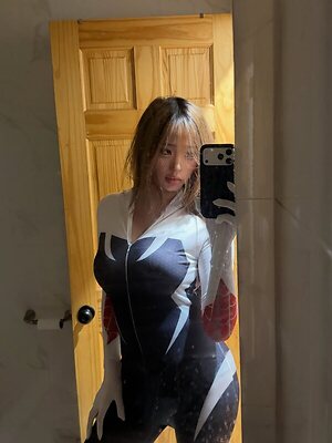 Annie Zheng