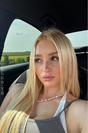 Annika Gruber Nude Leaked Photo #2