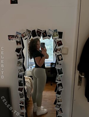 annikaa.mg Nude Leaked Photo #8