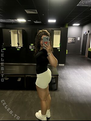 annikaa.mg Nude Leaked Photo #9