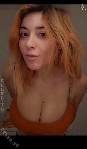 AnniTheDuck Nude Leaked Photo #12