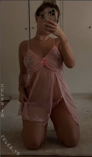 Annmariedtz Nude Leaked Photo #3