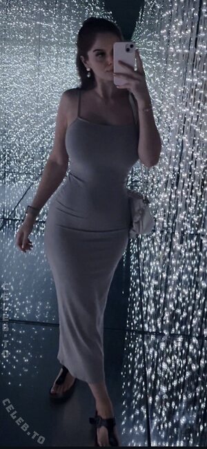 anoukjhn Nude Leaked Photo #2