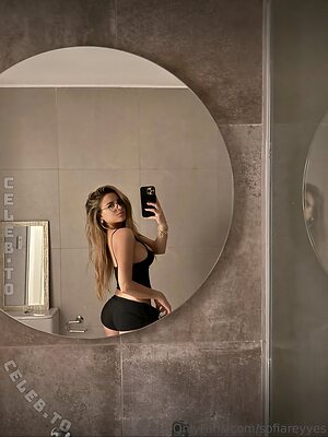 Antonella / antoriccaa leaked photo #7