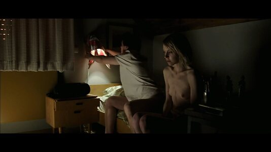 Antonia Campbell-hughes leaked photo #6