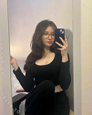 Antunya Nude Leaked Photo #7