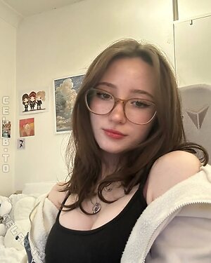 Antunya Nude Leaked Photo #21