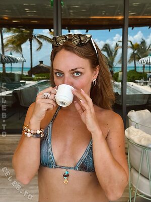 Anuschka van Lent Nude Leaked Photo #8