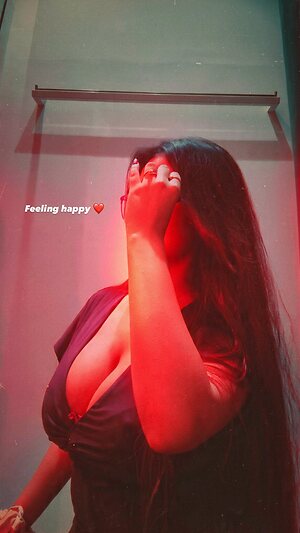 Anushka Solanki Nude Leaked Photo #26