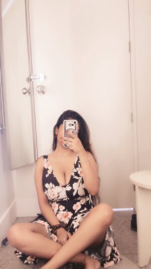 Anushka Solanki Nude Leaked Photo #28