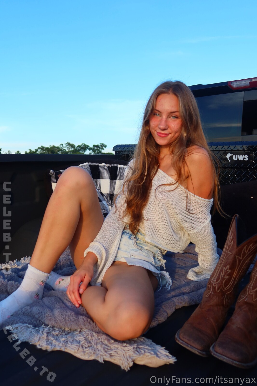 Anya Lacey photo