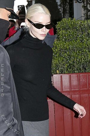 Anya Taylor-Joy Nude Leaked Photo #11