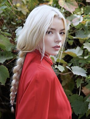 Anya Taylor-Joy leaked photo #176