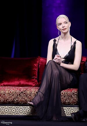Anya Taylor-Joy leaked photo #228