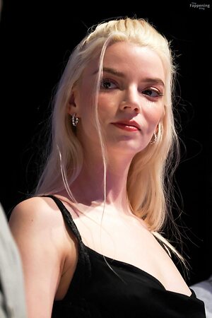 Anya Taylor-Joy leaked photo #237