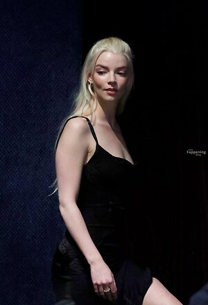 Anya Taylor-Joy leaked photo #238