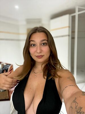 Apoline Perret leaked photo #13