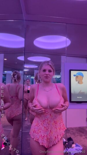 Applesaucy102 leaked photo #23